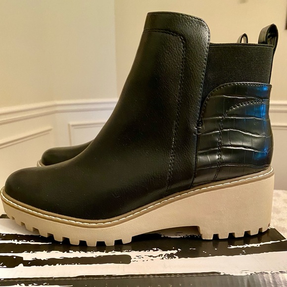 NWT Dolce Vita Rielle Wedge Bootie Black Size 9M - Picture 6 of 6